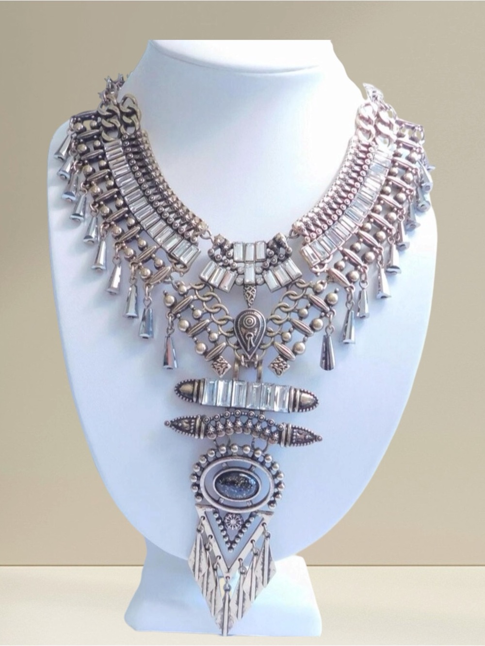 🌼VTG 1980’s AVON MARK “THOUGHT IT OUT” CRYSTAL BAGUETTE STATEMENT NECKLACE